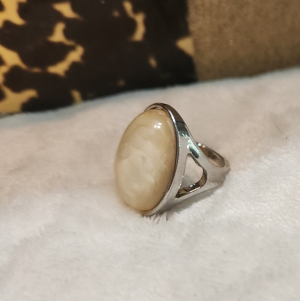 𝅺STERLING Silver Pearl Shell Ring OS